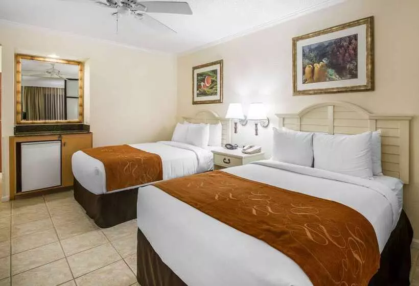 هتل Comfort Suites Paradise Island