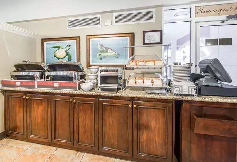 هتل Comfort Suites Paradise Island