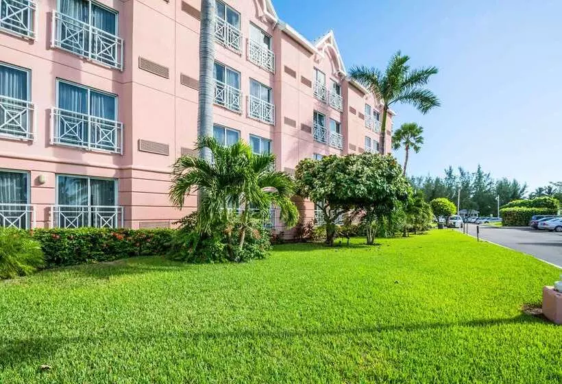 هتل Comfort Suites Paradise Island