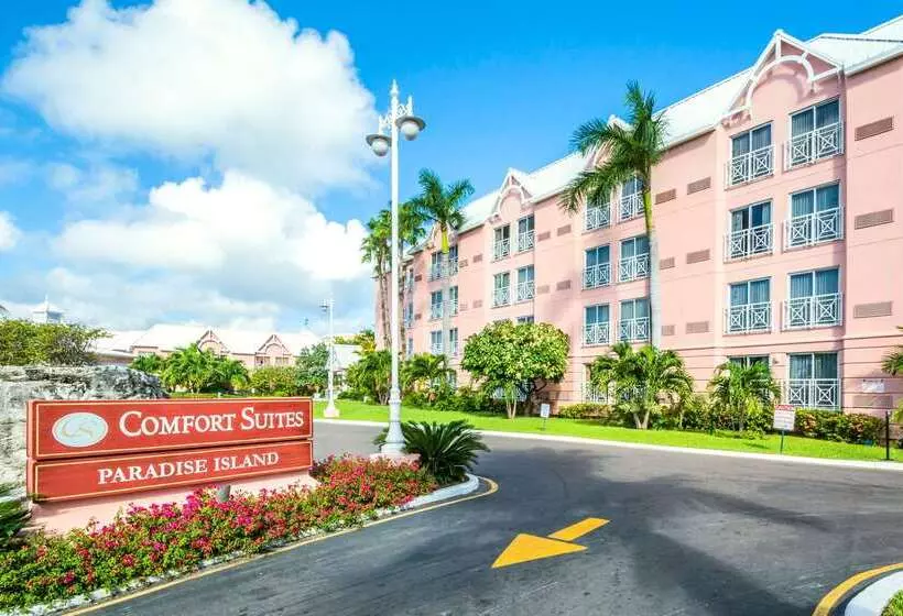 هتل Comfort Suites Paradise Island