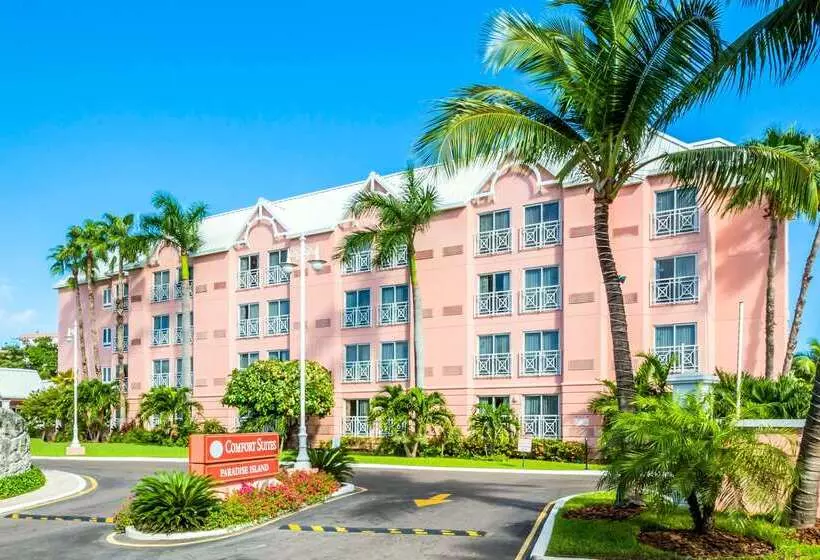 هتل Comfort Suites Paradise Island