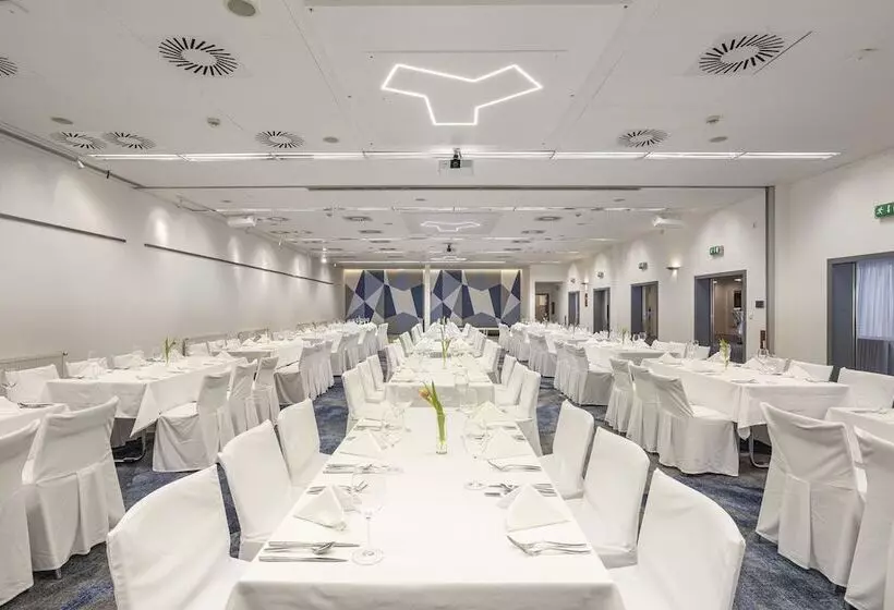 فندق Continental