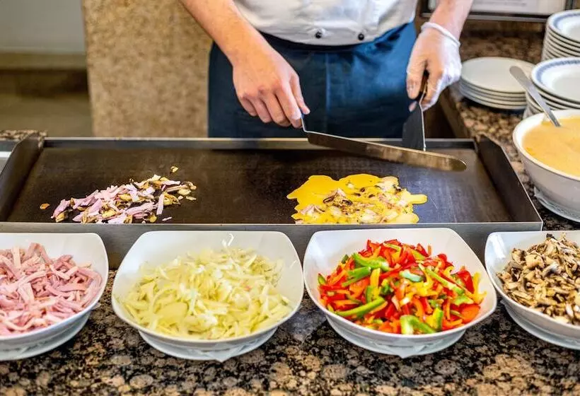 فندق Continental