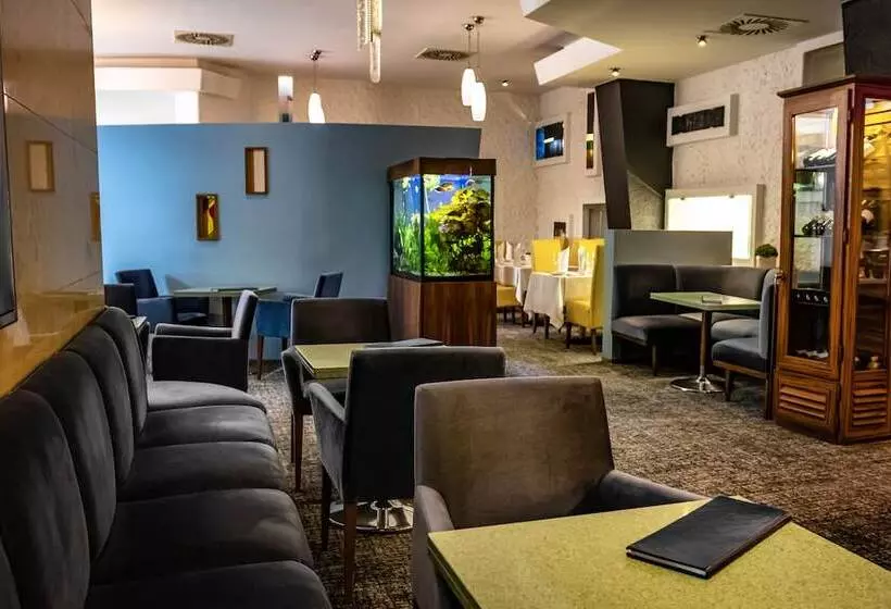 فندق Continental