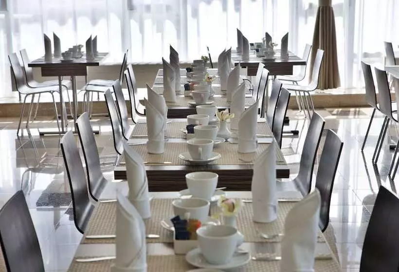 فندق Continental