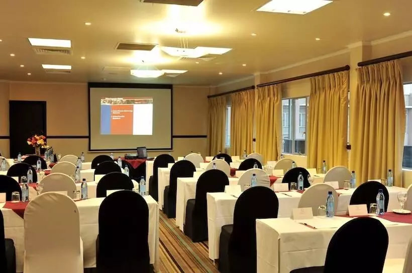 호텔 Cresta President