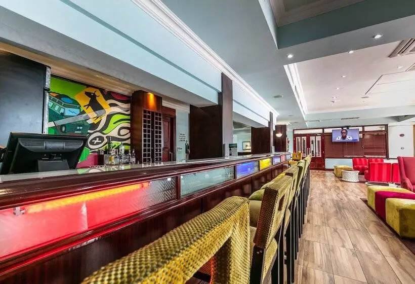 호텔 Cresta President