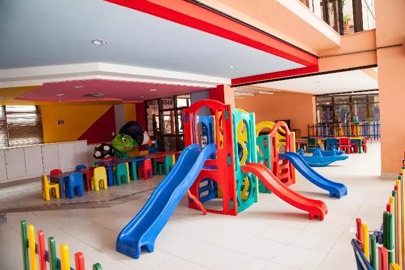 בית מלון כפרי Jurerê Beach Village Oficial