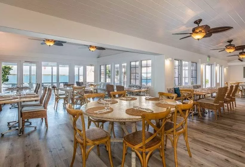 هتل Peace And Plenty Resort