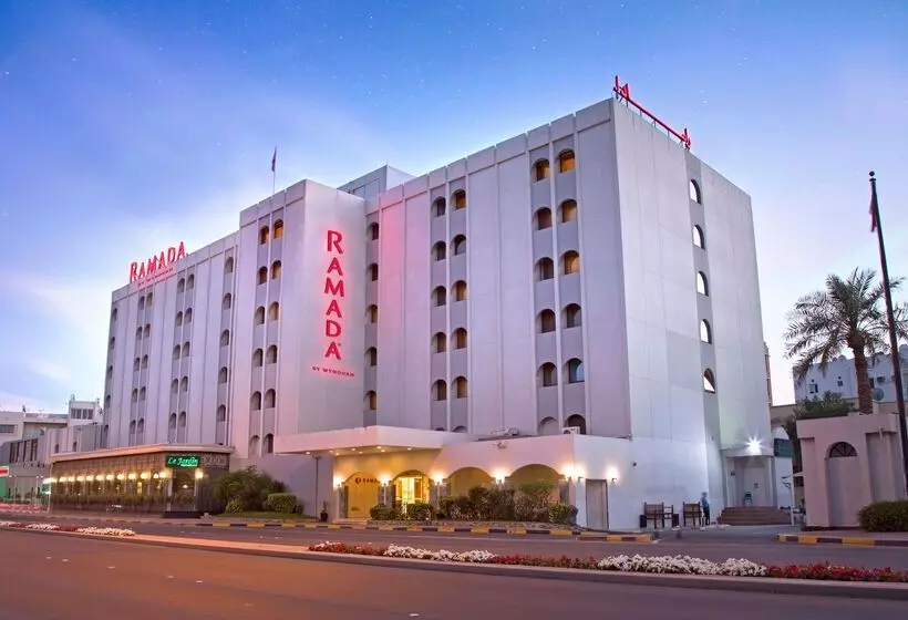 Отель Ramada By Wyndham Bahrain