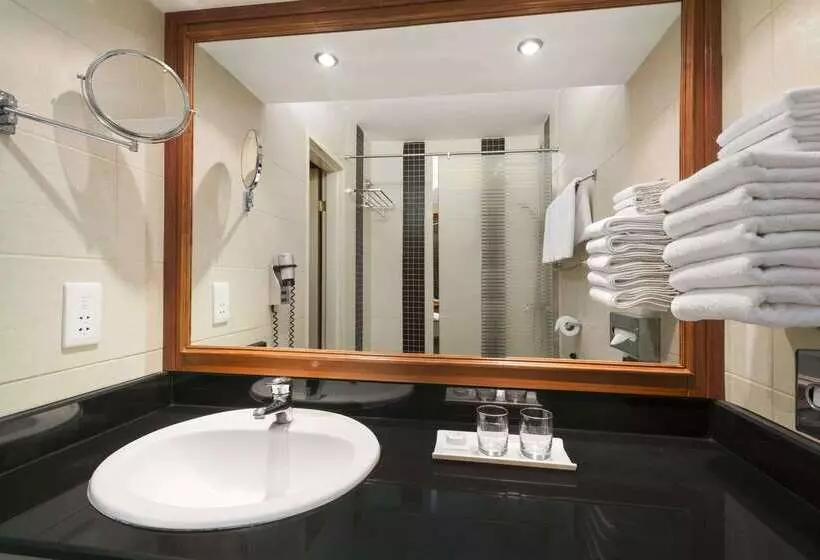 Отель Ramada By Wyndham Bahrain