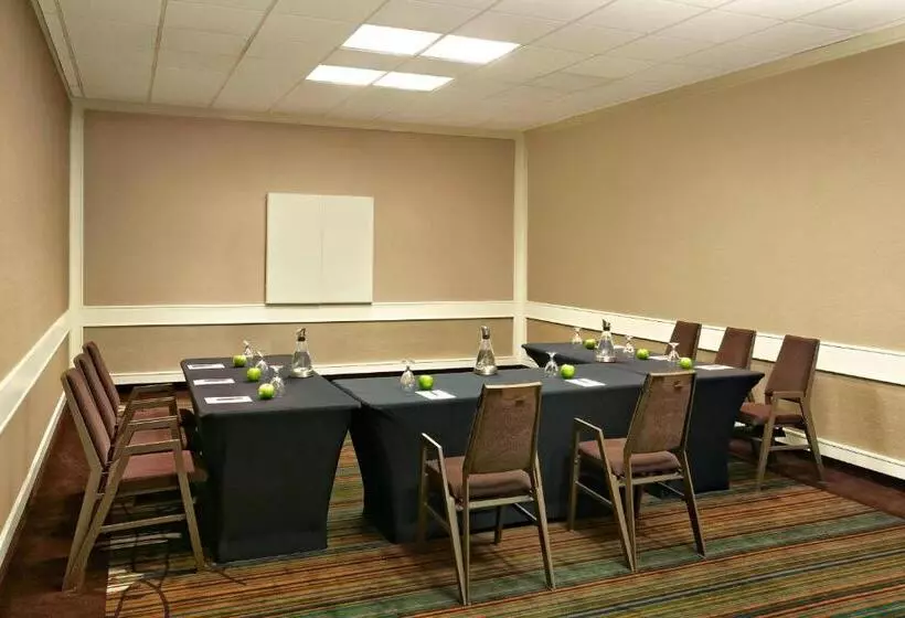 Hotel Sheraton Cavalier Calgary