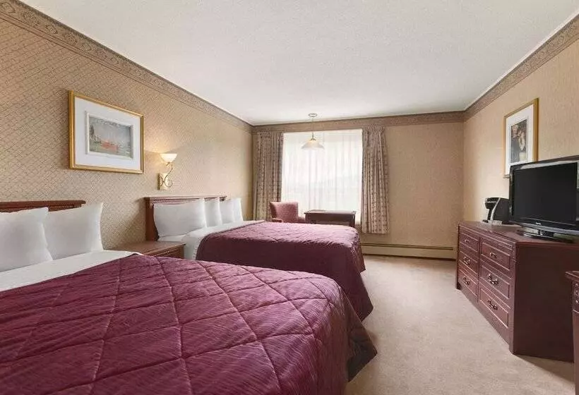 Отель Travelodge By Wyndham Edmundston
