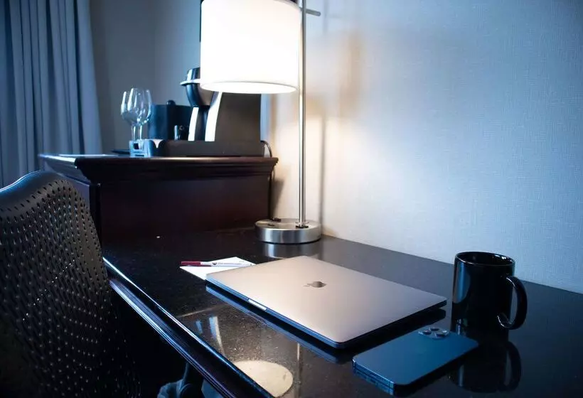 هتل Best Western Plus City Centre Centre Ville