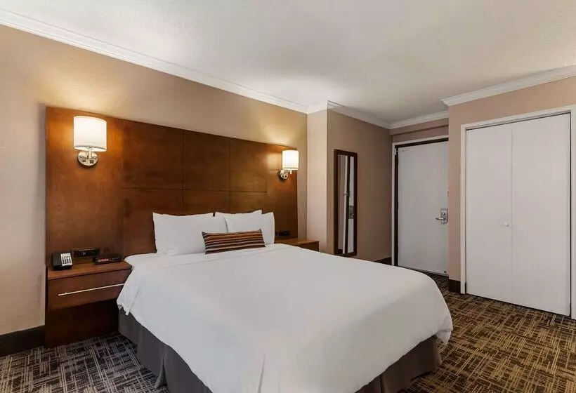 Best Western Ville Marie Hotel & Suites