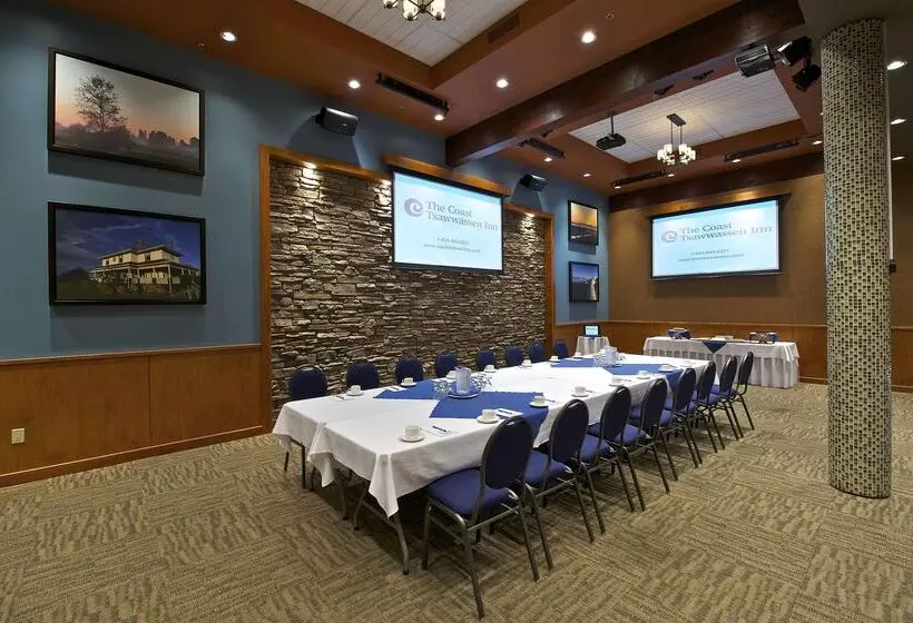 Отель Coast Tsawwassen Inn
