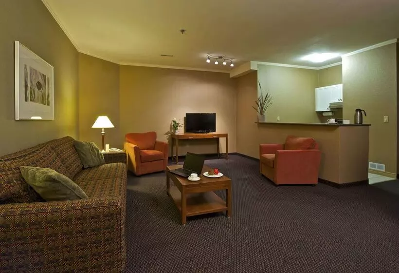 Отель Coast Tsawwassen Inn