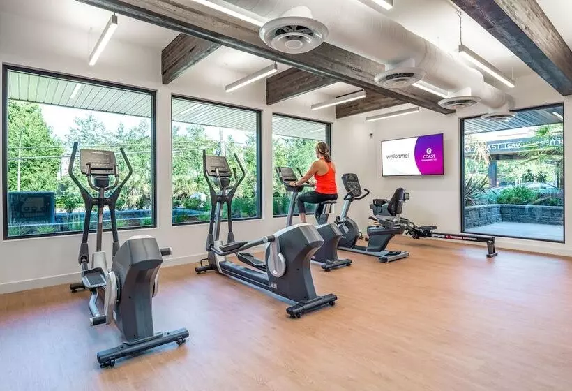 Отель Coast Tsawwassen Inn