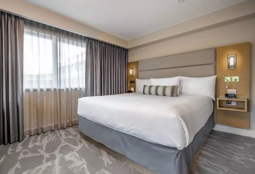 Отель Coast Tsawwassen Inn