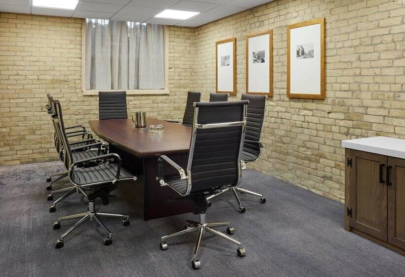 Delta Hotels By Marriott London Armouries