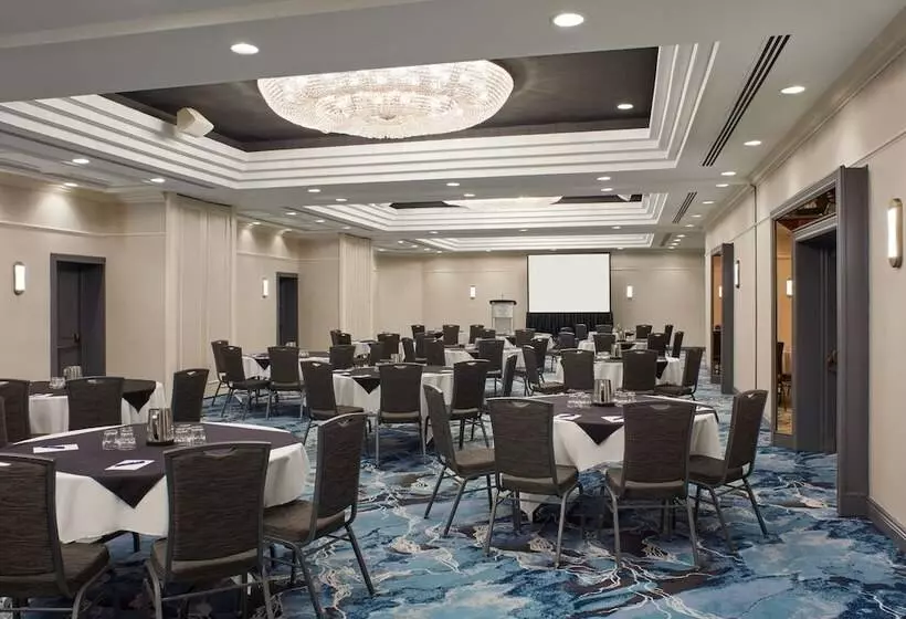 Delta Hotels By Marriott London Armouries