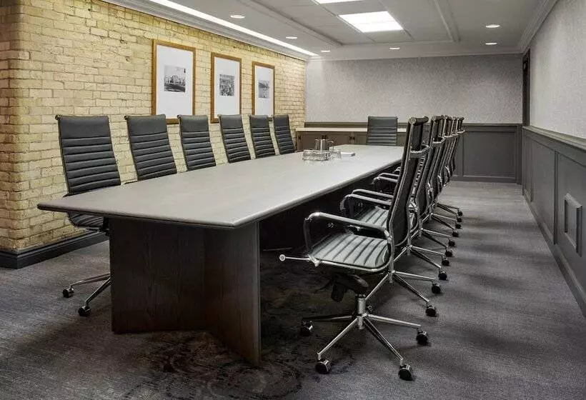 Delta Hotels By Marriott London Armouries