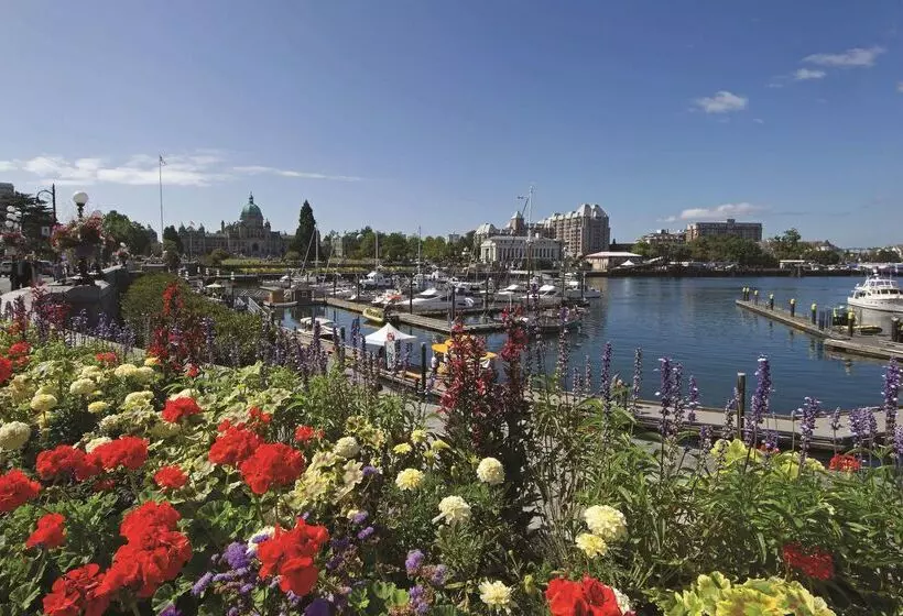 Doubletree By Hilton Hotel & Suites Victoria