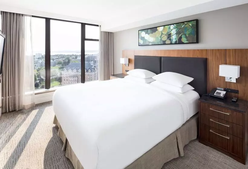 Doubletree By Hilton Hotel & Suites Victoria