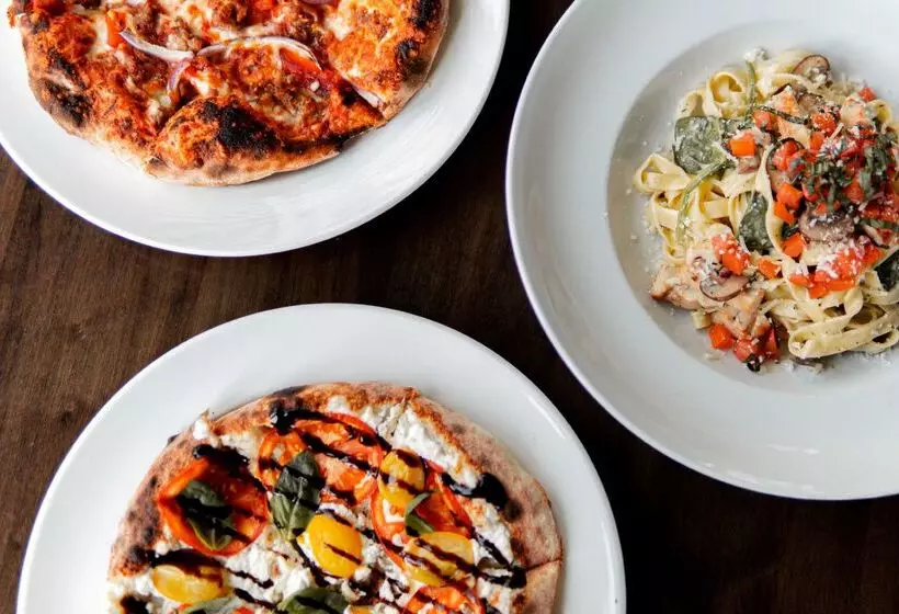 Doubletree By Hilton Hotel & Suites Victoria