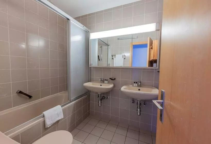 בית מלון כפרי Eden Resort Anzere