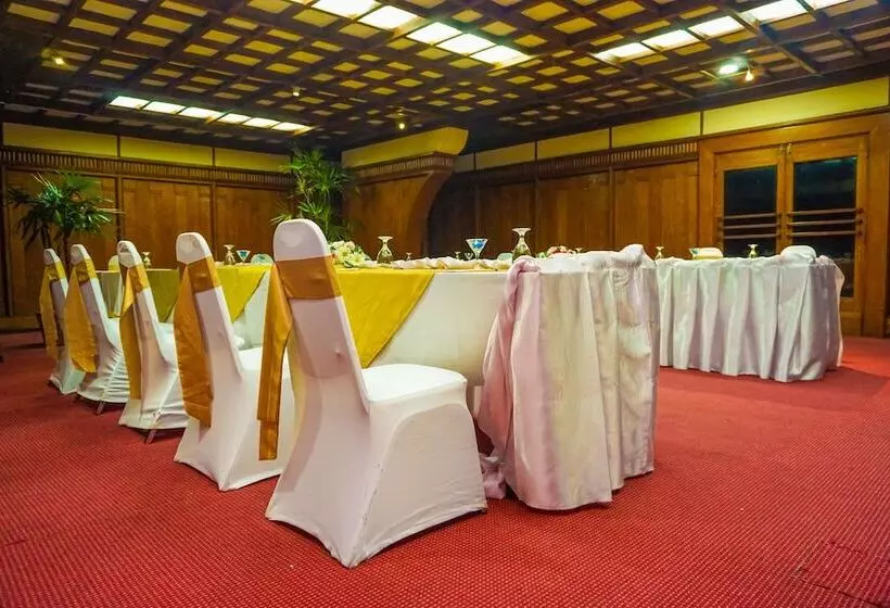 ホテル Grand Oriental