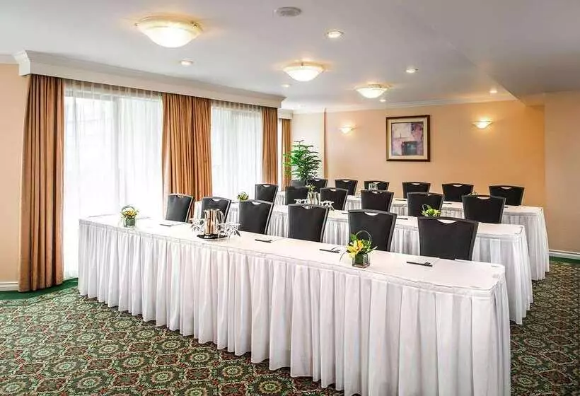 Отель Grand Pacific