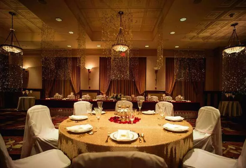 Отель Grand Pacific