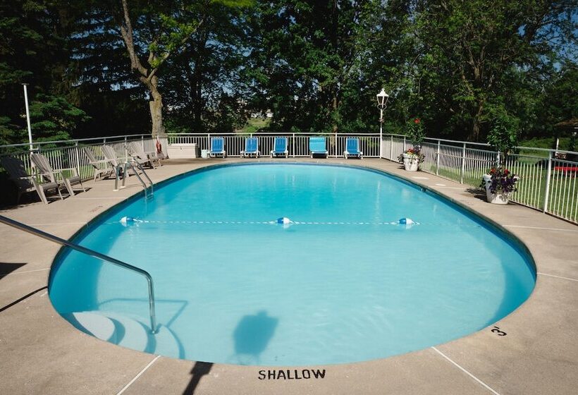 فندق Green Acres Inn