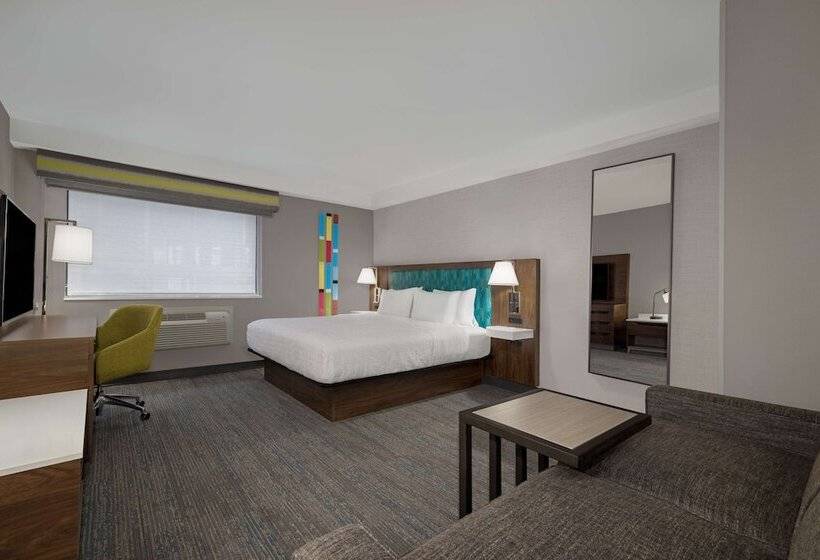 فندق Hampton Inn & Suites By Hilton Toronto Downtown