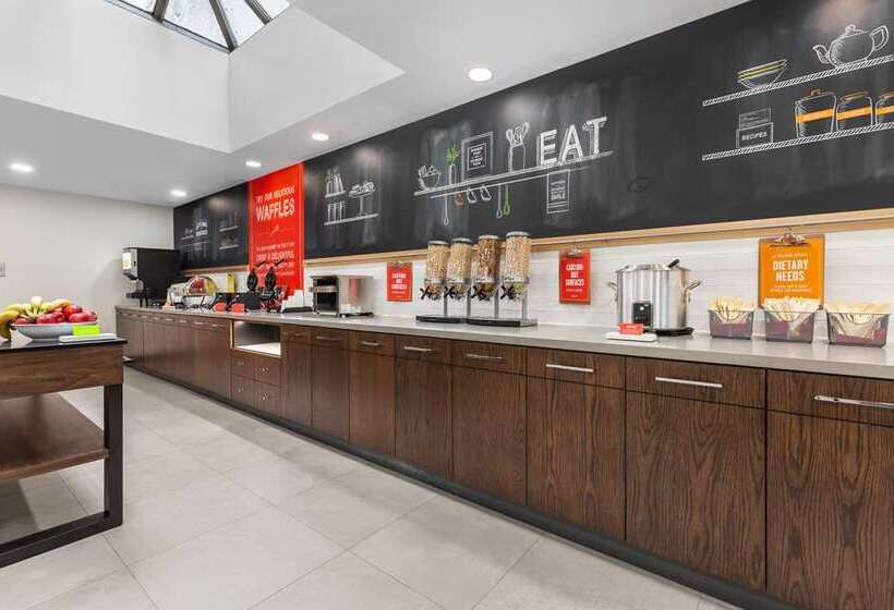 فندق Hampton Inn & Suites By Hilton Toronto Downtown