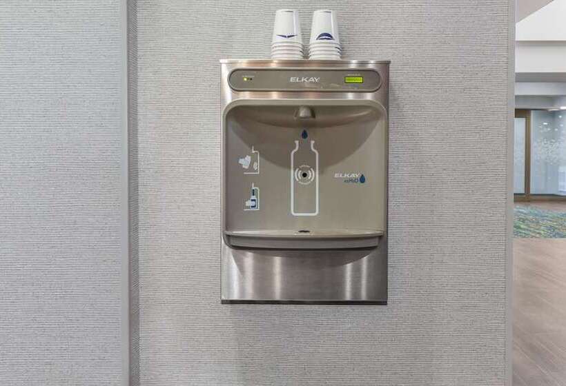 فندق Hampton Inn & Suites By Hilton Toronto Downtown