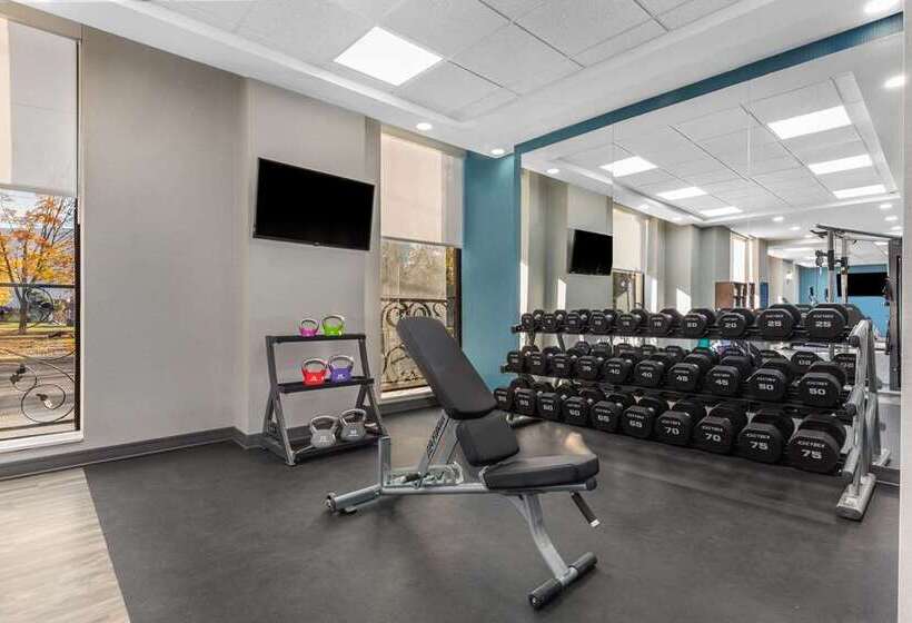 فندق Hampton Inn & Suites By Hilton Toronto Downtown