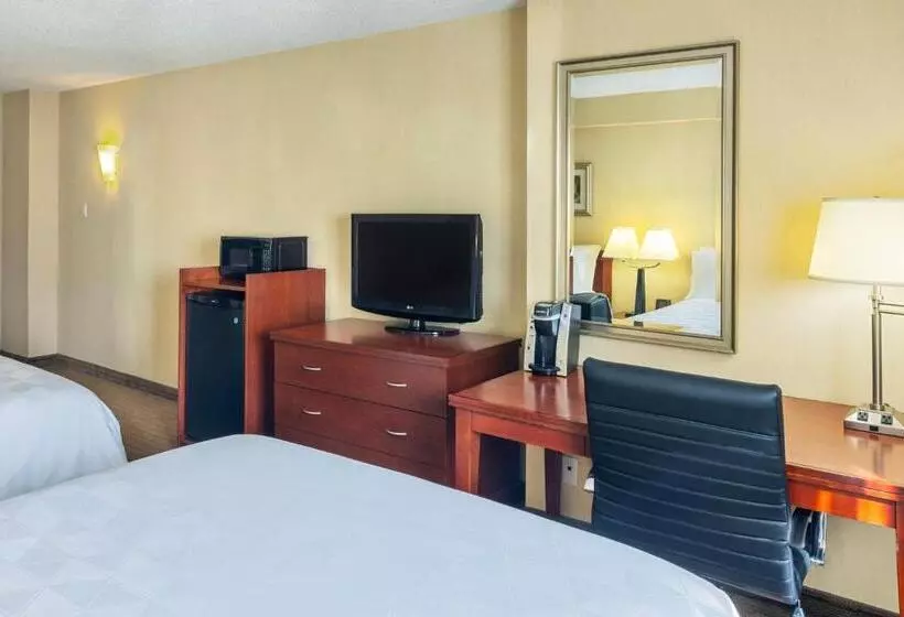 Hotel Holiday Inn Laval Montreal, An Ihg