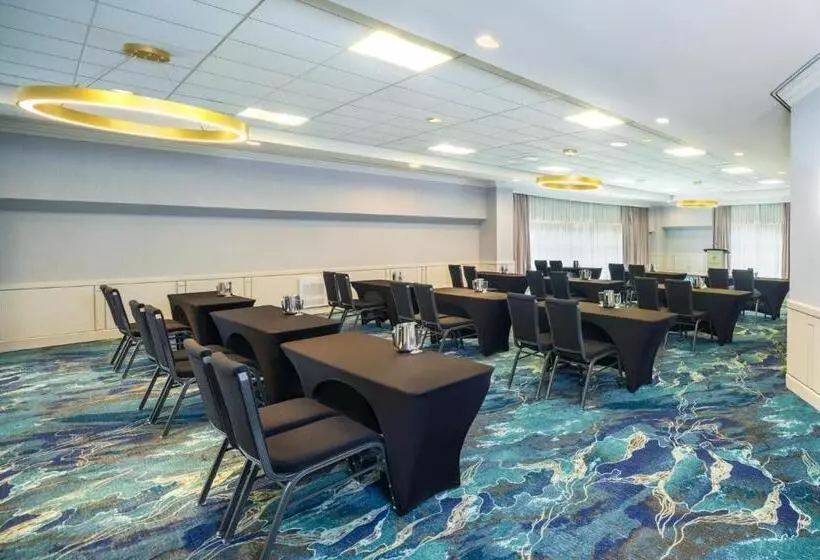 Hotel Holiday Inn Laval Montreal, An Ihg