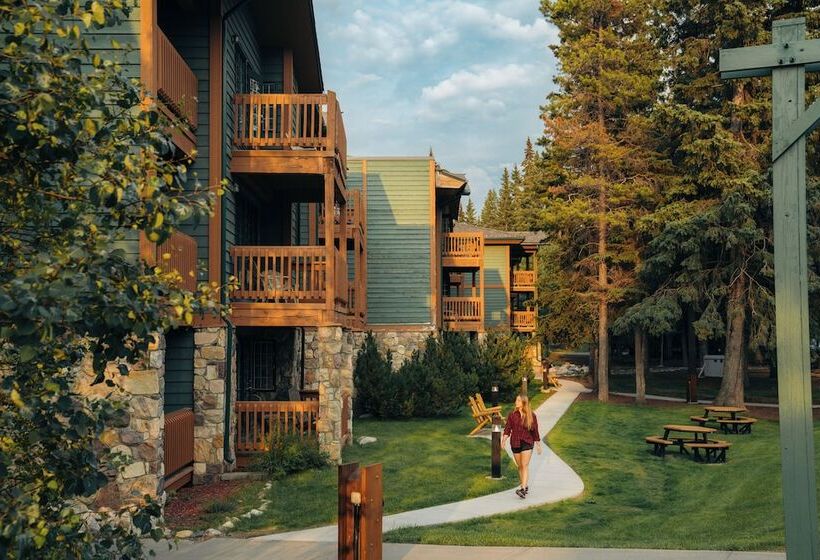 هتل Lake Louise Inn