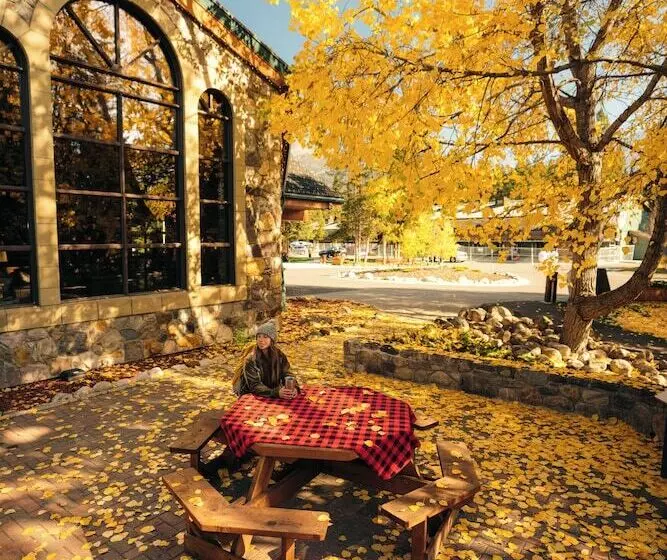 호텔 Lake Louise Inn