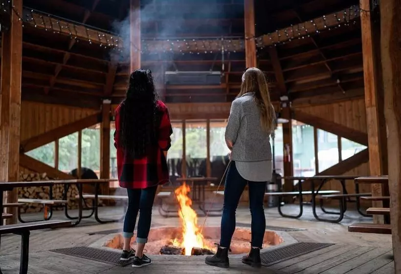 호텔 Lake Louise Inn