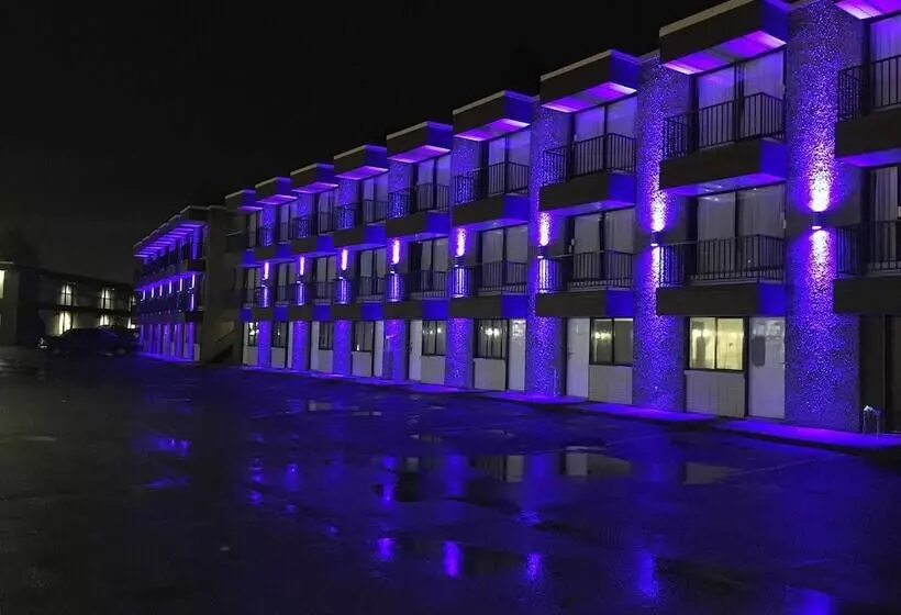 酒店 North Star Inn & Suites