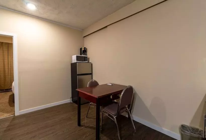 酒店 North Star Inn & Suites