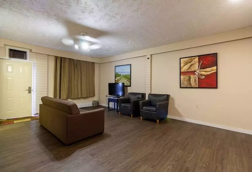 酒店 North Star Inn & Suites