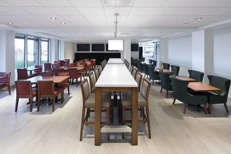 فندق Otl Gouverneur Sherbrooke