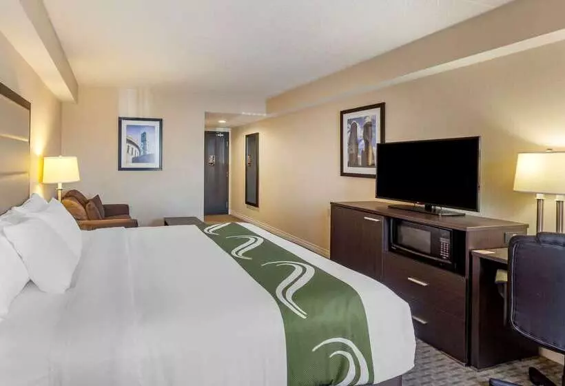 酒店 Quality Inn Airport West