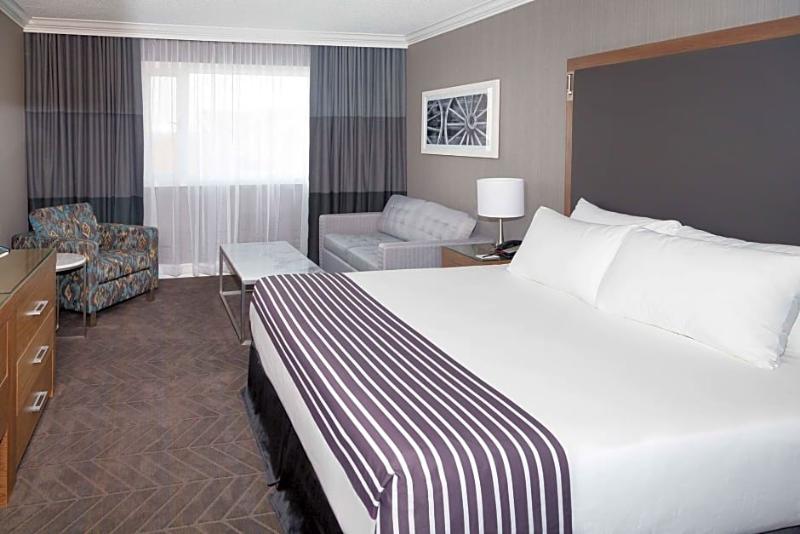 בית מלון כפרי Sandman Signature Lethbridge Lodge