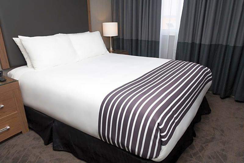 בית מלון כפרי Sandman Signature Lethbridge Lodge